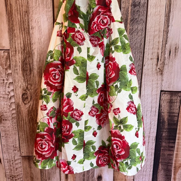 Meshki Floral Midi Dress - Red and Green - Picture 6 of 9